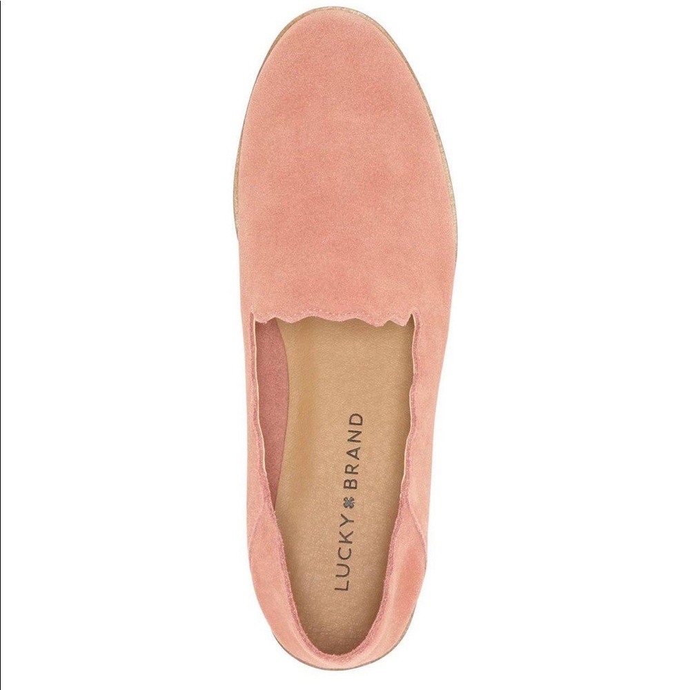 New never worn Size 7 Lucky flats scalloped trim
